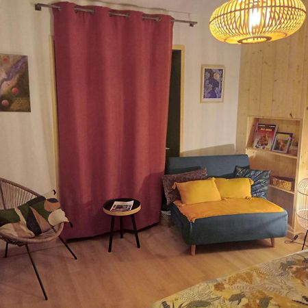 Le 28 Bed & Breakfast Uzerche Bagian luar foto