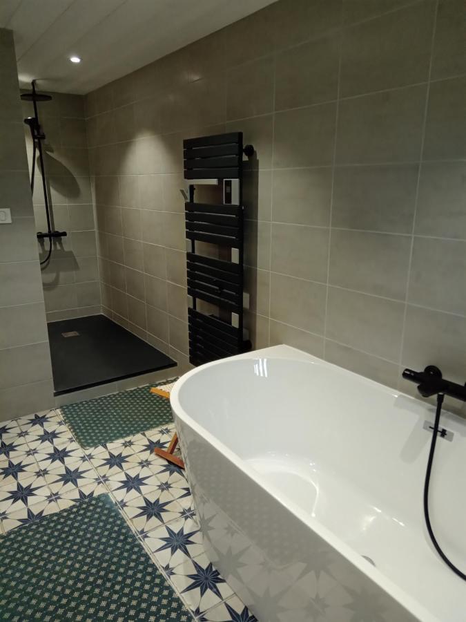 Le 28 Bed & Breakfast Uzerche Bagian luar foto