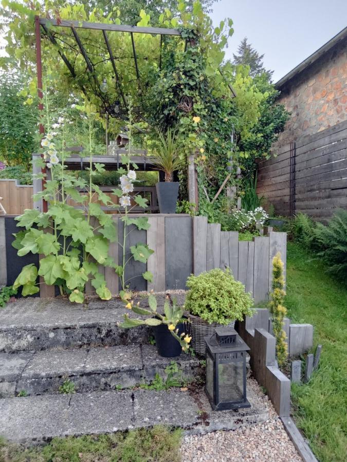 Le 28 Bed & Breakfast Uzerche Bagian luar foto