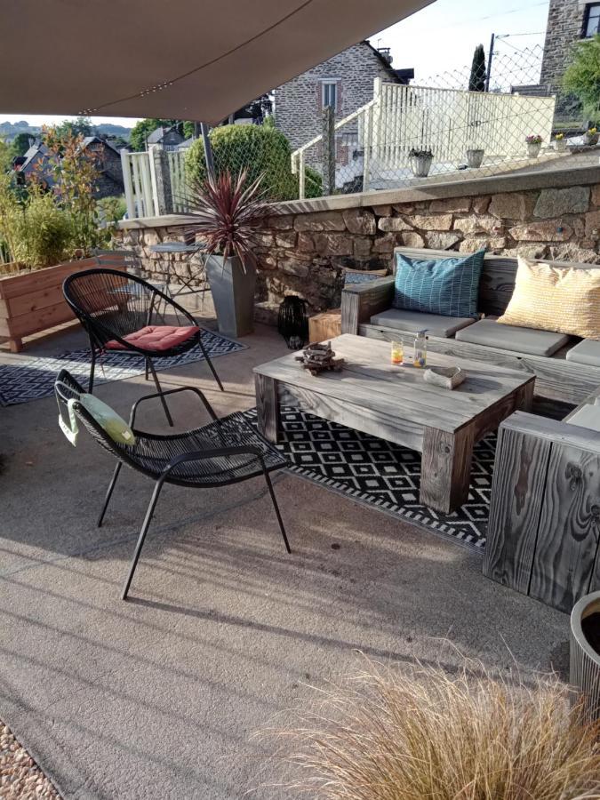 Le 28 Bed & Breakfast Uzerche Bagian luar foto